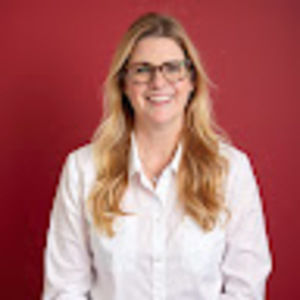 Meet your Posher, Larissa